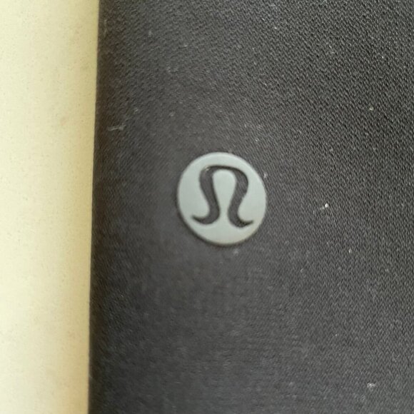 Lululemon On The Fly Short *Woven *2.5" Elasticized Waist Drawcord Black 2 NWOT - Picture 9 of 10